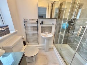 En suite- click for photo gallery